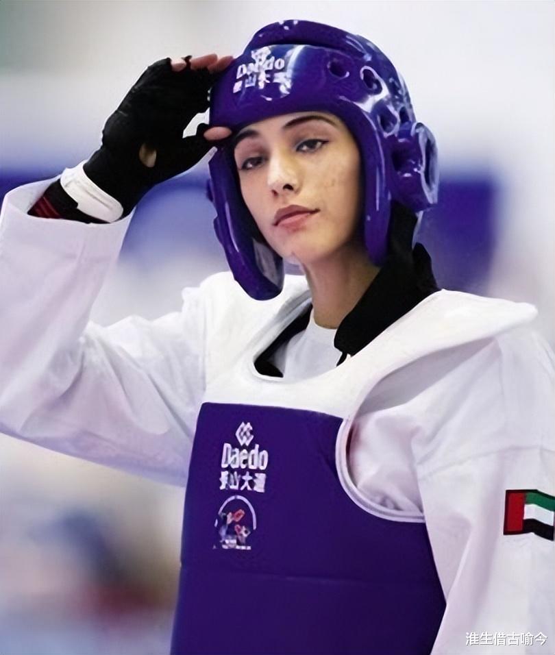 迪拜最美公主：身高1.8米，被评为阿拉伯最佳女运动员，40岁未婚(17)