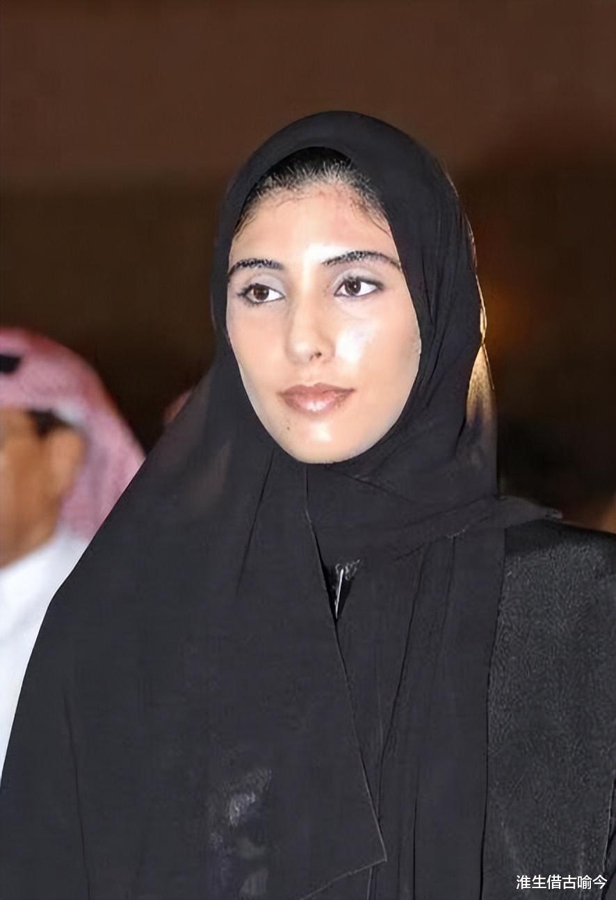 迪拜最美公主：身高1.8米，被评为阿拉伯最佳女运动员，40岁未婚(21)