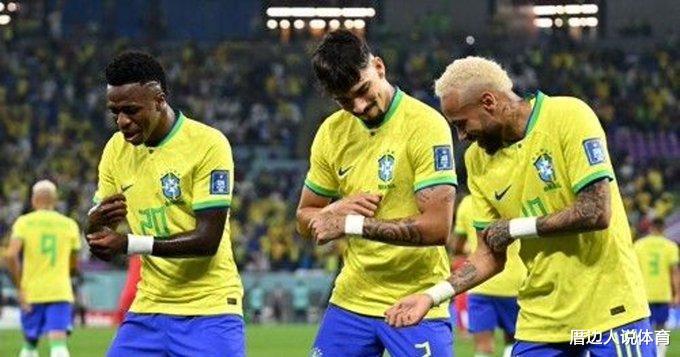 韩球迷怒了：爆粗不满巴西跳舞庆祝 P图羞辱对方球员主帅跳鸽子舞(5)
