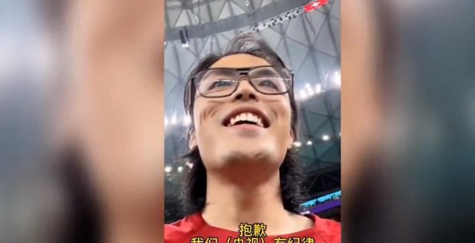 粉丝116万中国网红观看世界杯，偶遇马凡舒，连续2次求合影遭拒(4)