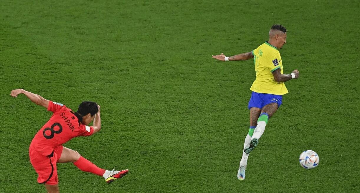 巴西4：1大胜韩国，他们行为引起中国球迷愤怒，他们做了什么？(2)