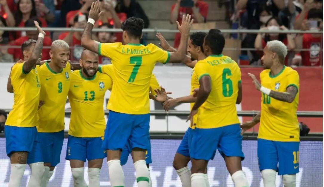 巴西4：1大胜韩国，他们行为引起中国球迷愤怒，他们做了什么？(4)
