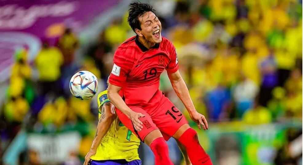 巴西4：1大胜韩国，他们行为引起中国球迷愤怒，他们做了什么？(6)
