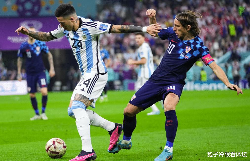 2-0！5分钟2球 阿根廷打爆克罗地亚 梅西打破僵局刷爆五大纪录(1)