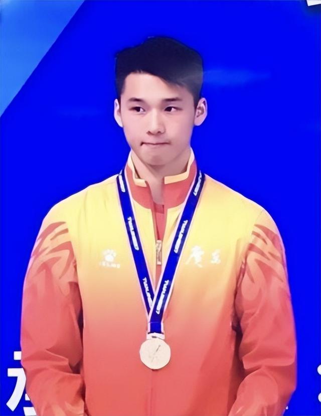 陈艾森：16岁成为世界冠军，21岁夺奥运双冠，却因一个动作遭羞辱(16)