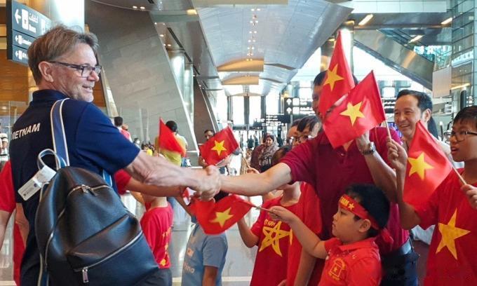 特鲁西埃教练希望越南国歌能在世界杯上响起
迎来68岁生日的越南队主帅特鲁西埃表示(1)