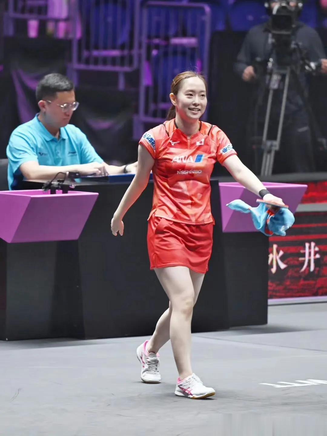 真没想到！一个日本乒乓球员在中国居然有这么多狂热的粉丝！

最近石川佳纯正在中国(4)