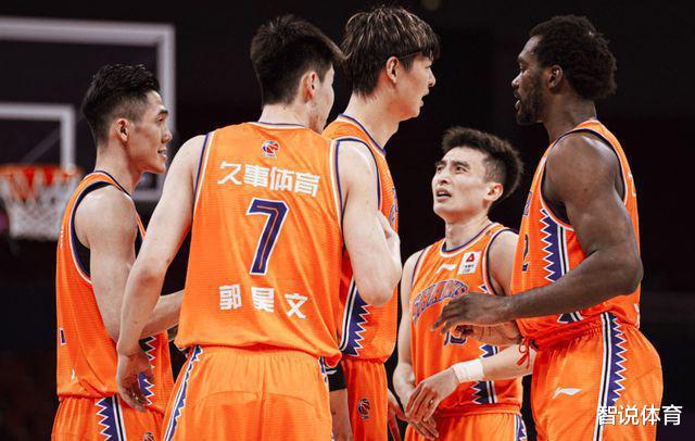 围绕王哲林重建！上海或大换血：弃5人+迎5人，男篮教练有望加盟(1)