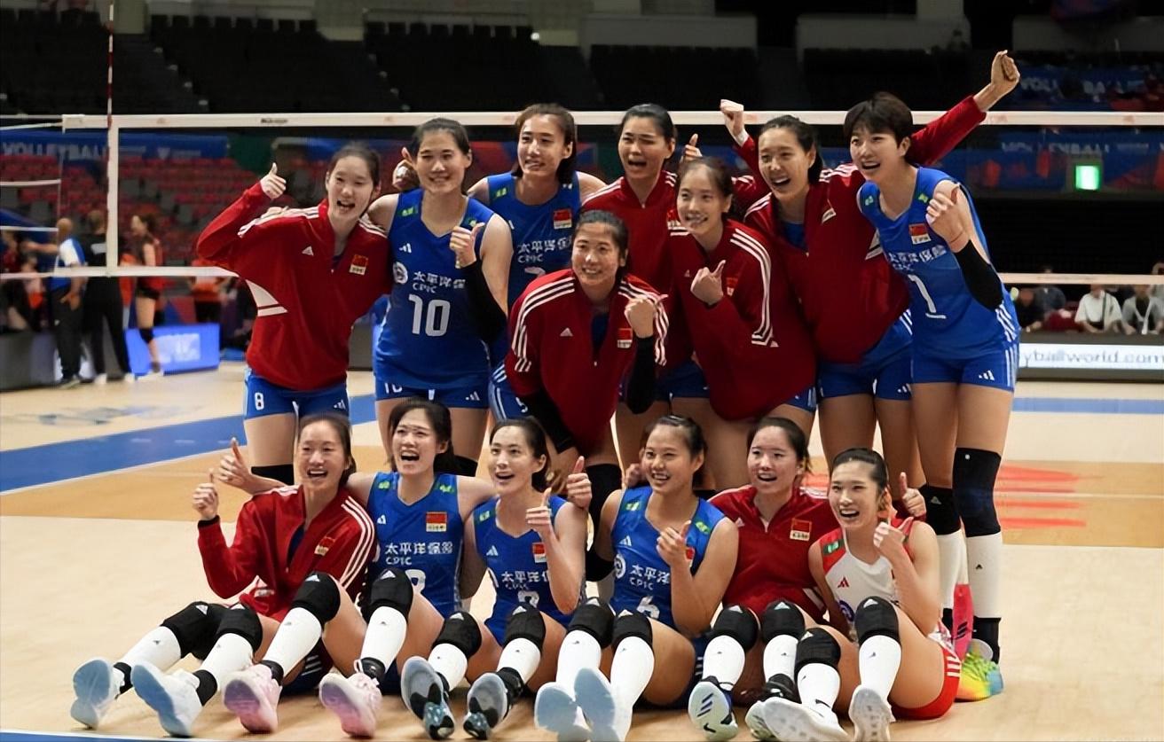3-0！中国女排再赢球，三人得分上双，新赛季初表现完美！(4)