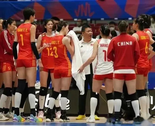 世界女排联赛，中国3:1荷兰，主教练蔡斌对三人大加赞赏

1、李盈莹
“她今天打(1)
