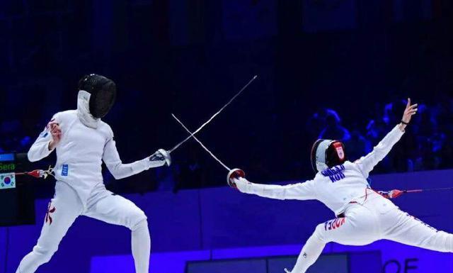 一剑绝杀！中国姑娘“大心脏”，最后时刻上演逆转，奥运冠军输了(2)