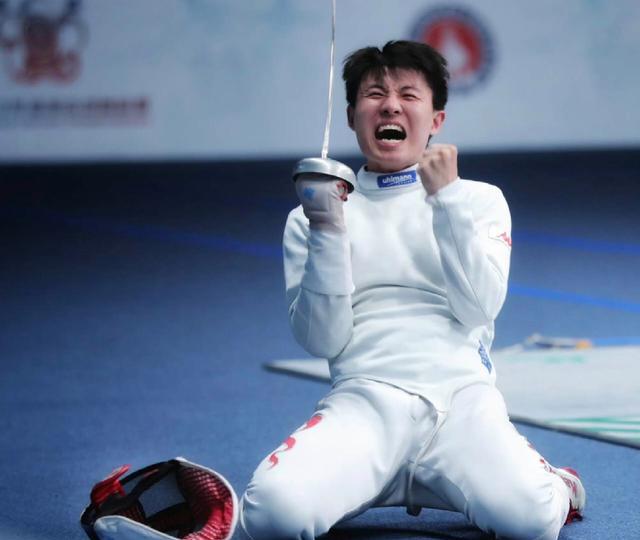 一剑绝杀！中国姑娘“大心脏”，最后时刻上演逆转，奥运冠军输了(4)