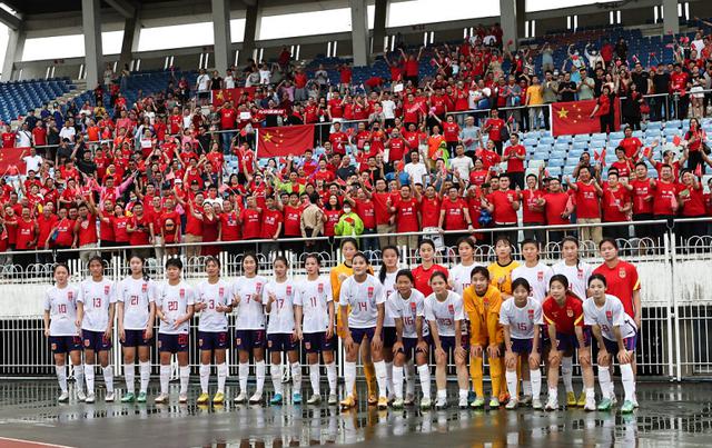 5-0进决赛圈！中国女足小将又进球了，任意球直接破门，创1大神迹(7)