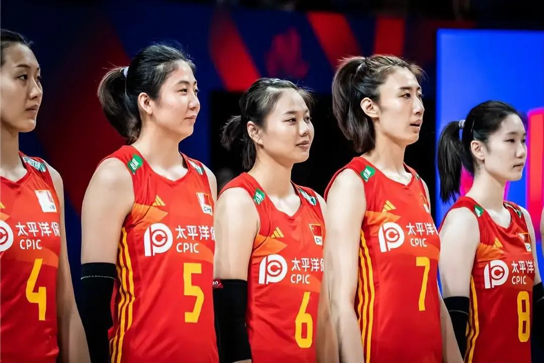 国家女排联赛四分之一决赛，
中国女排将再战巴西，
加比回归以后的巴西女排，
连输(4)