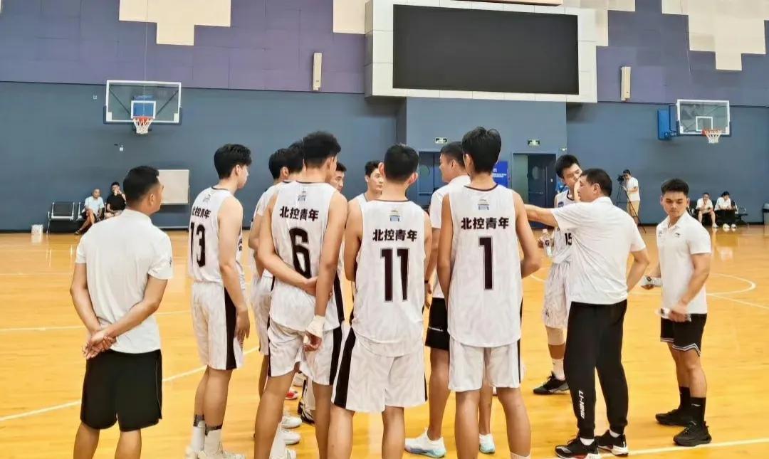 京台青年篮球友谊赛，北控青年队以63-41复仇台湾政大夺冠，一线队主教练闵鹿蕾现(3)