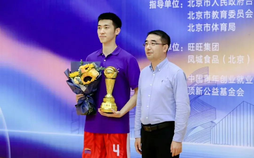 京台青年篮球友谊赛，北控青年队以63-41复仇台湾政大夺冠，一线队主教练闵鹿蕾现(4)
