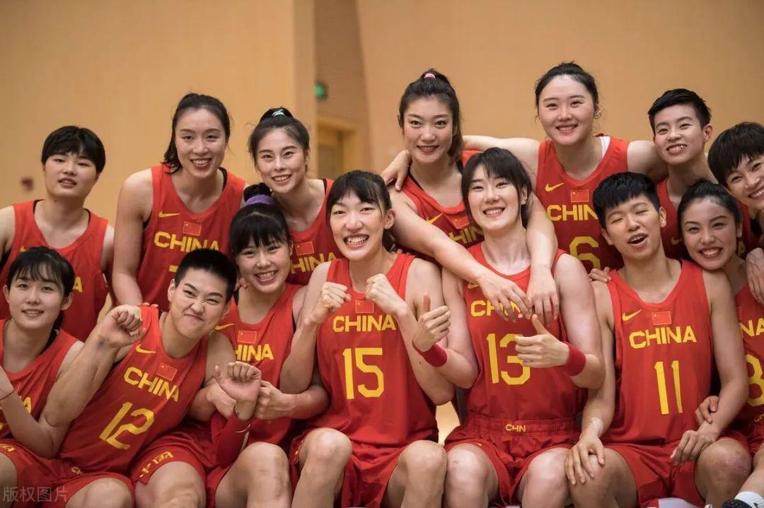恭喜中国女篮！恭喜李梦，两大王牌驰援亚运会，梦姐霸气发声(1)