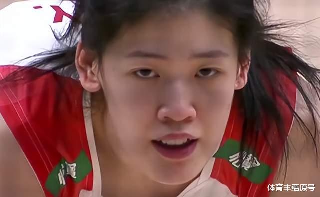 世界女排联赛：中国女排迎接两种挑战，教练团队接受又一个磨难(4)
