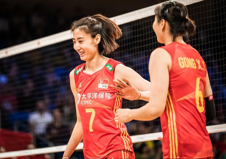 
中国女排夺得亚军。这是世联赛改制以来，中国女排取得的最好成绩！这就值得肯定！
(2)