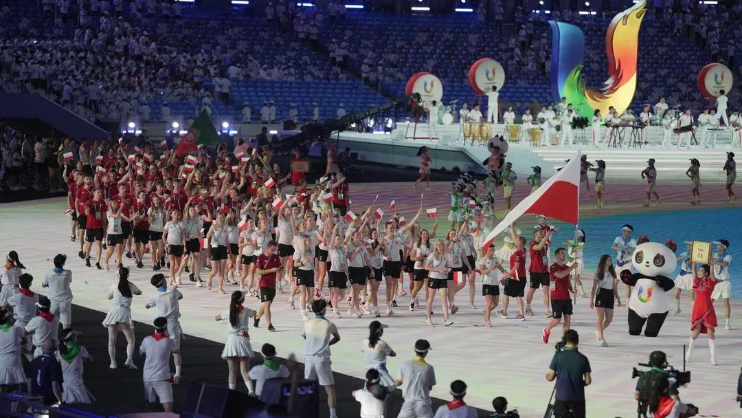 第31届世界大运会，老大哥俄罗斯没有派代表队参加，错过了大运会，太遗憾了！

作(6)