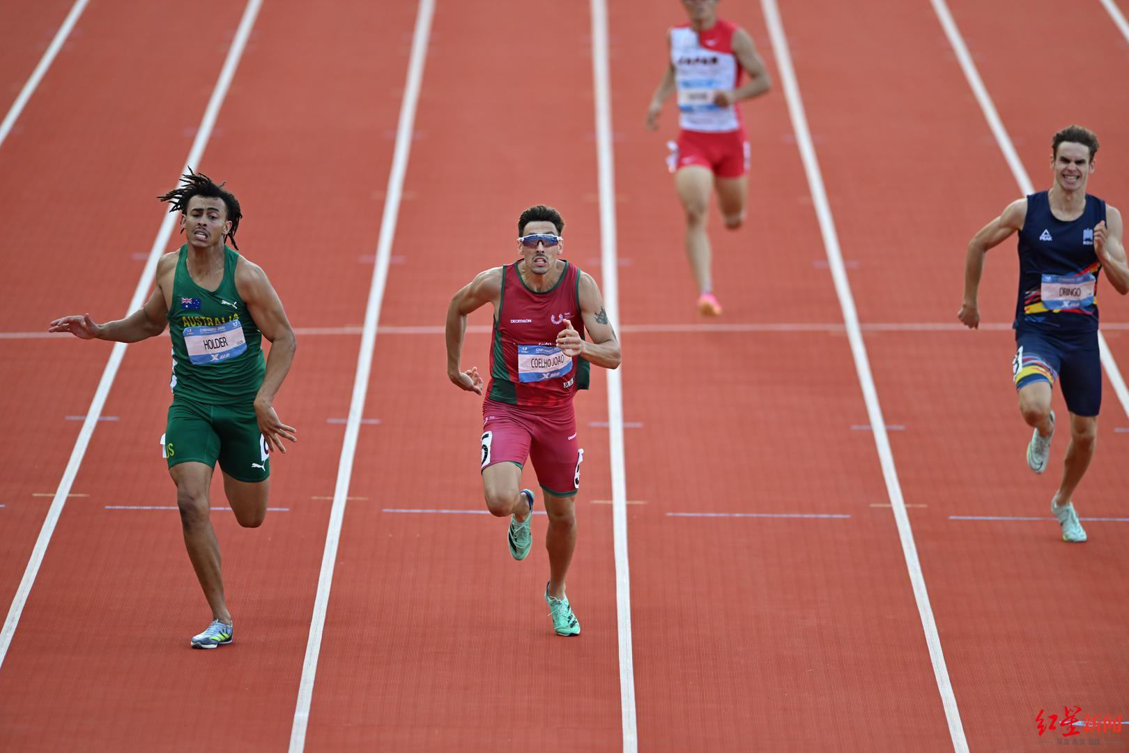 44秒79！男子400米葡萄牙选手夺金破纪录！(1)