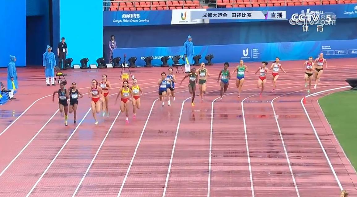 中国女子接力队夺冠！大运会4X100米接力决赛创造43秒70的惊人成绩(1)