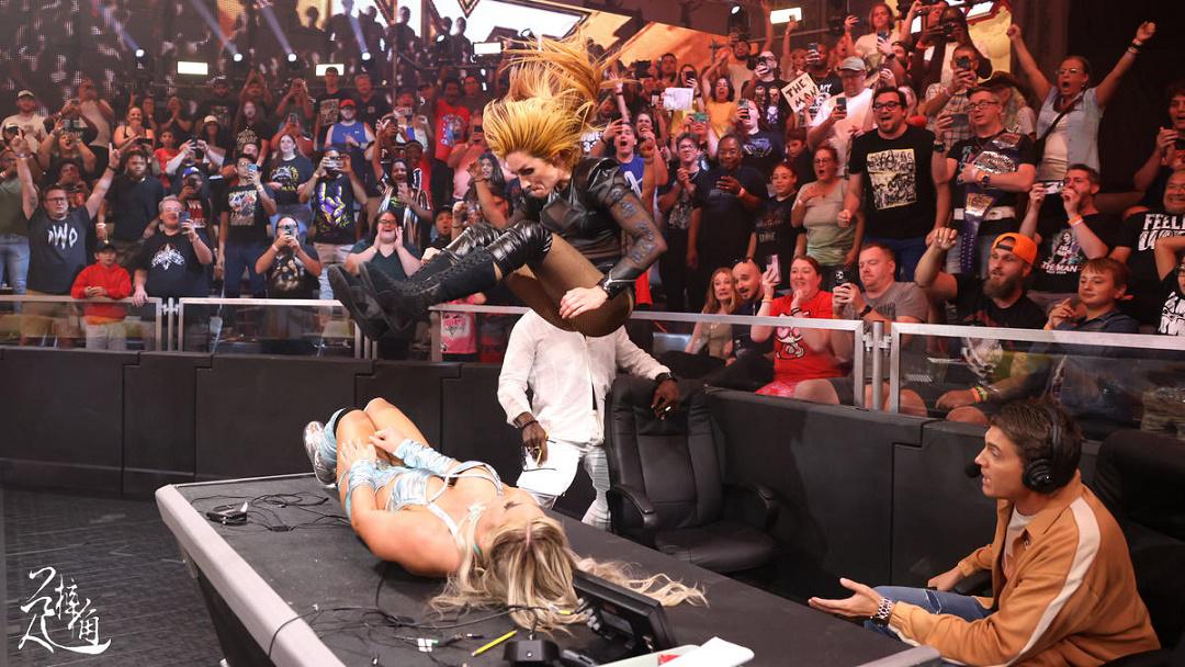 贝基林奇时隔8年再战WWE发展联盟，直捣黄龙斩获NXT女子冠军！(4)