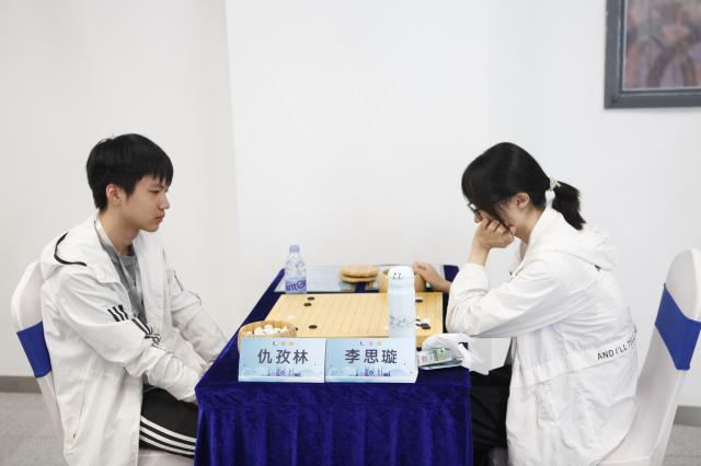 大棋士赛预选首轮多盘“性别大战”，芮乃伟超强逆袭(5)