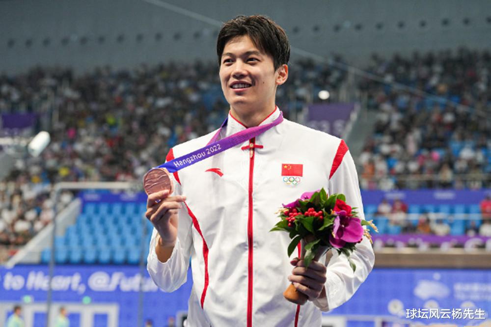 中国游泳选手汪顺以出色表现赢得四金一银一铜，彰显实力(3)