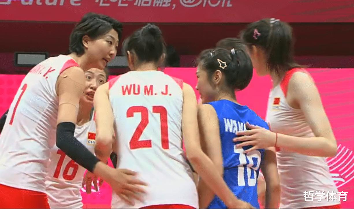 女排3-0韩国！惠若琪点评，换吴梦洁上场是亮点，并且表扬2人(1)
