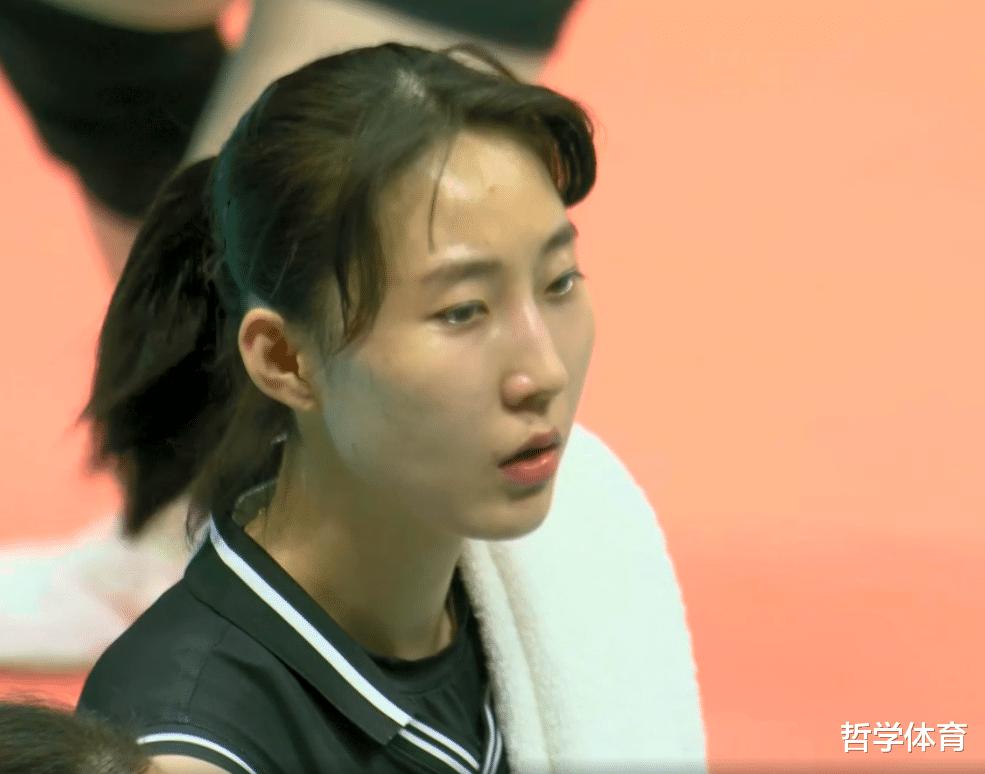 女排3-0韩国！惠若琪点评，换吴梦洁上场是亮点，并且表扬2人(2)