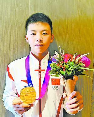 15岁的龙舟鼓手成厦门最年轻亚运冠军(2)