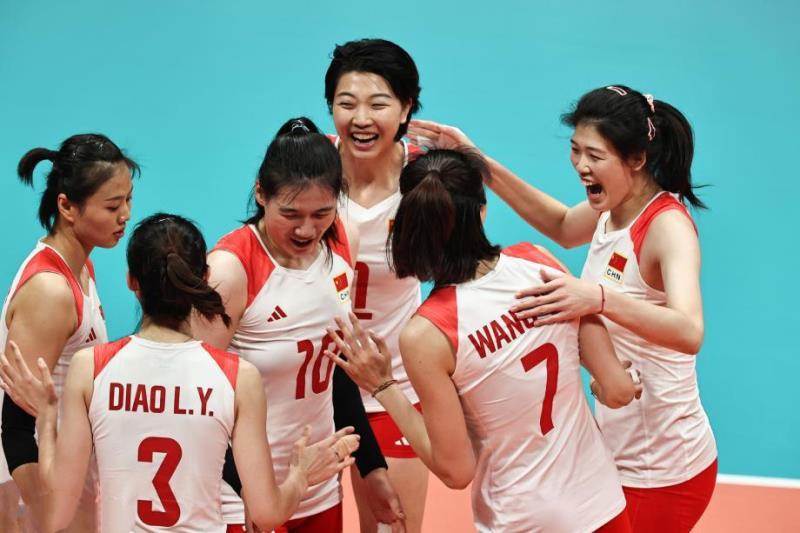 中国女排横扫日本夺得亚运会冠军，网友呼吁国足要学学女排精神(3)