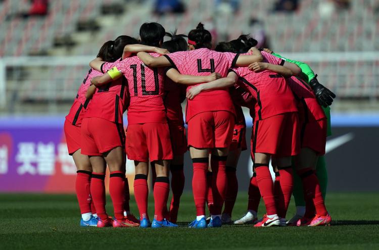 足球报点评女足奥预赛对手：朝鲜女足强悍归来，体能困扰韩国女足(1)
