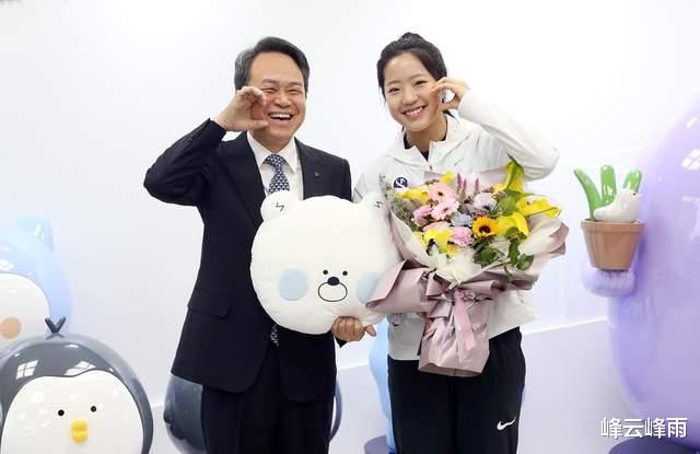 亚运会乒乓球金牌得主、韩国一姐申裕斌获得企业奖励(1)
