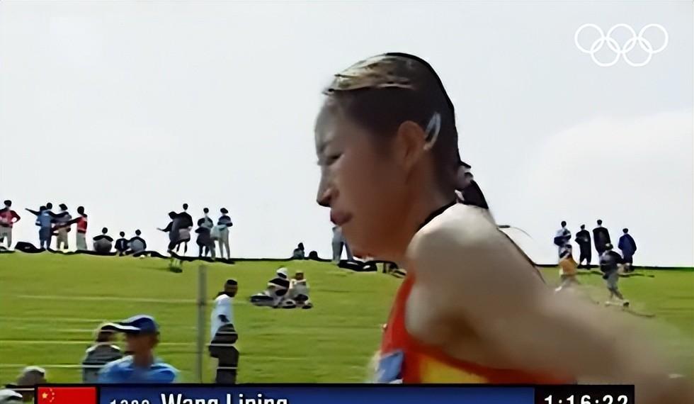 最孤独的中国奥运冠军！被教练和队友抛弃，没有国旗空手环绕赛场(12)