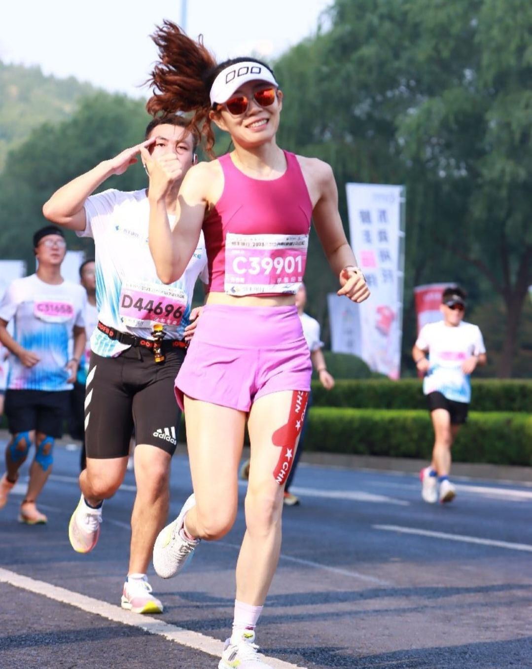 女跑者不是花瓶，越漂亮越能跑(2)