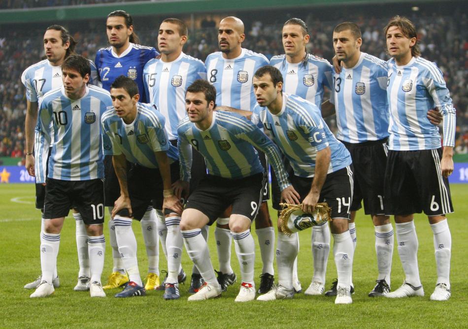 英法葡迎弱旅，荷兰赢球出线，阿根廷恶战乌拉圭(2)
