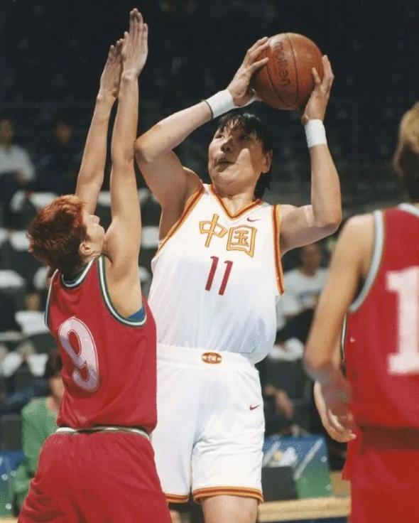 1990年女篮世锦赛后，郑海霞直言要退役，袁伟民：海霞，有话讲完(7)