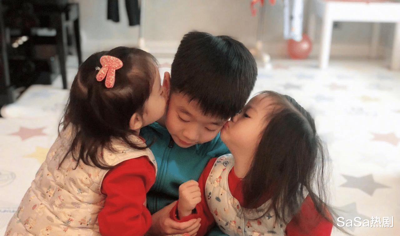 奥运冠军杨威，三个孩子都是小眼睛单眼皮，不像老婆像自己太憋屈(28)