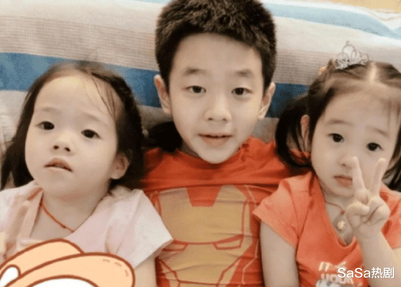 奥运冠军杨威，三个孩子都是小眼睛单眼皮，不像老婆像自己太憋屈(29)