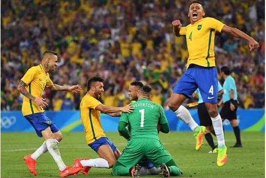 曾5次登顶世界杯，如今却难称一流强队，巴西队究竟怎么了？(2)