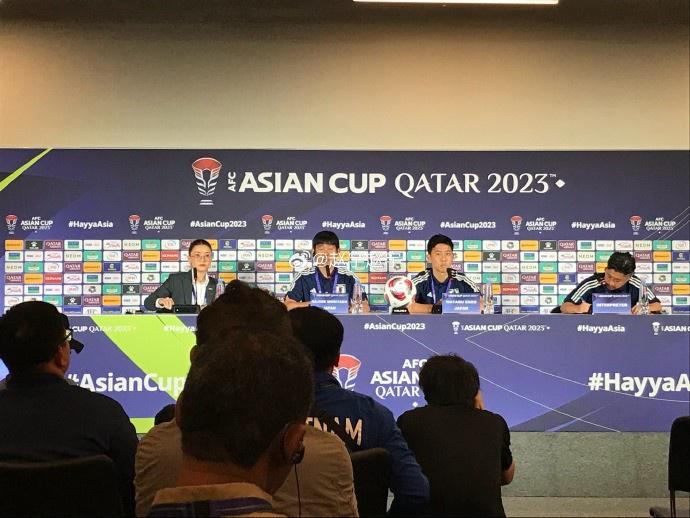 焦点！记者晒日本队亚洲杯发布会图：是亚洲杯最火的一场发布会(3)