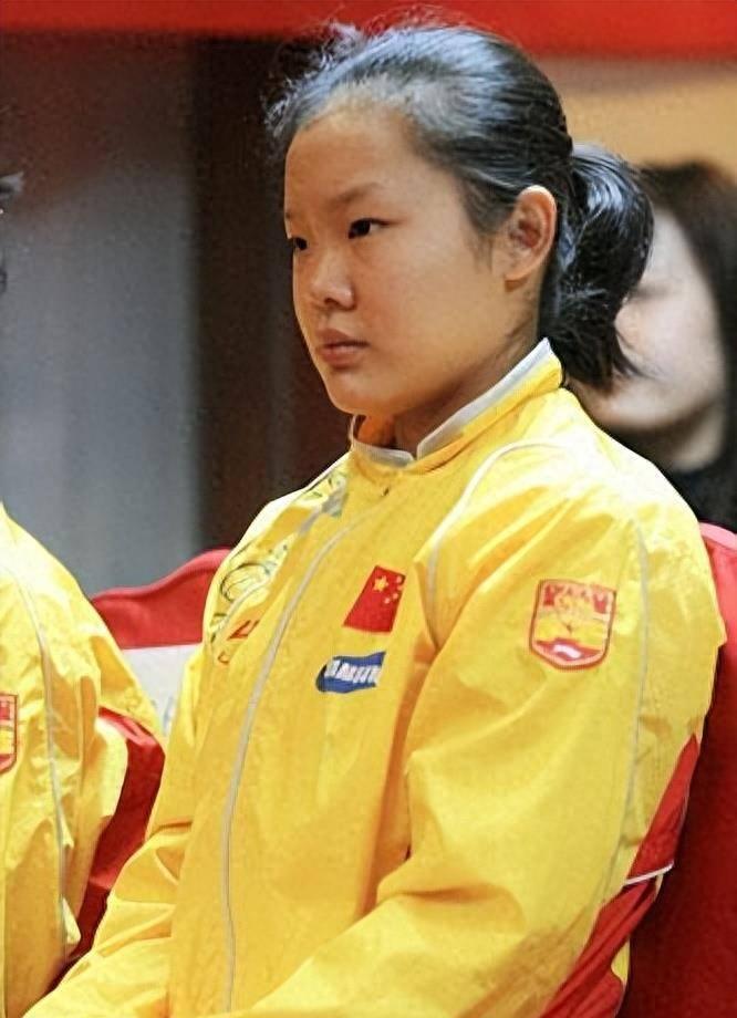 “体操女皇”程菲：退役后成副教授，体重发胖180斤，35岁还单身(23)