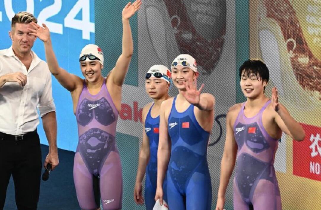 中国游泳诞生14岁新世界冠军！世锦赛迎中国日：潘神领衔单日2金(1)