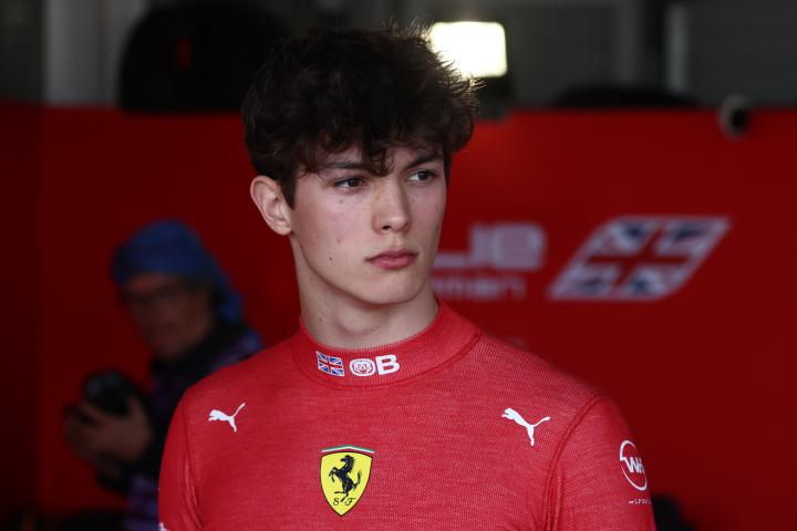 顶替患阑尾炎队友，法拉利史上最年轻车手亮相F1沙特站排位赛(3)