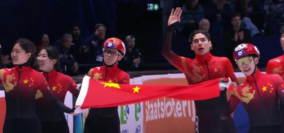 中国队第3金：荷兰队摔倒，林孝埈守住胜势，2000米混接成功夺冠(1)