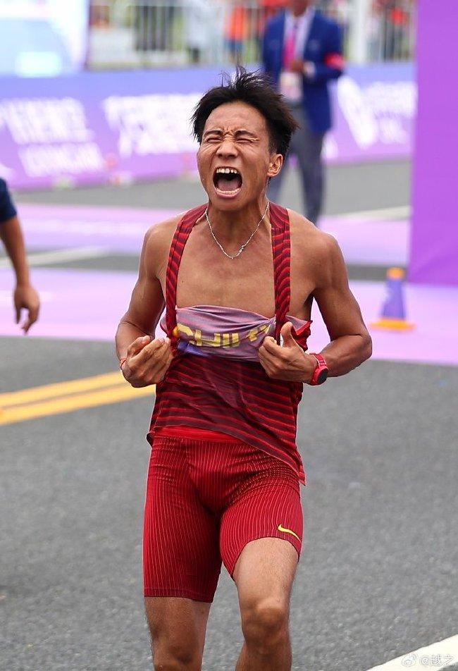 一年马拉松跑9个中国TOP 我们差世界9秒/公里(5)