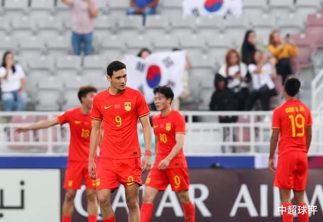 太自大！韩国媒体：中国足球4输韩国，一些中国球迷低下了头！(1)