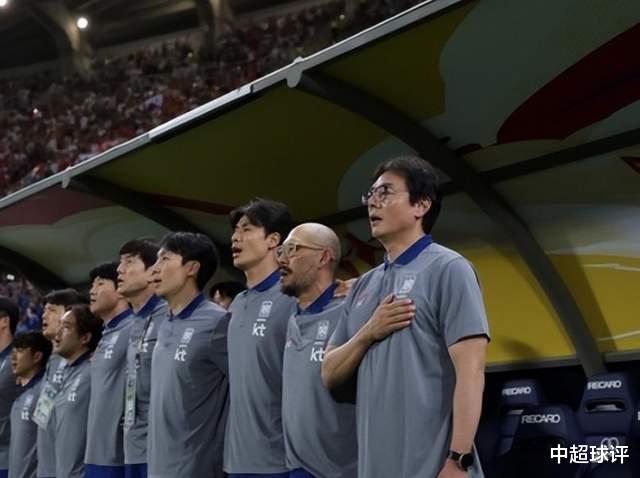 太自大！韩国媒体：中国足球4输韩国，一些中国球迷低下了头！(4)